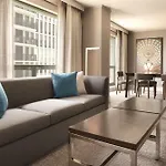 Hotel Hilton Magnificent Mile 3*