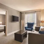 Hilton Magnificent Mile Hotel 3*