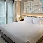 Hilton Magnificent Mile 3*