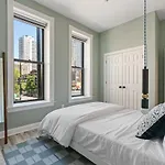 The Neighborhood - Lincoln Park *