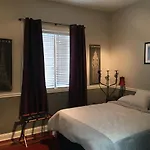 Bed & Breakfast Just Minutes From Downtown Chicago