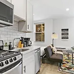 Apartment Cozy With In-unit Laundry And Wi-fi! - Montrose 111