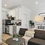 Cozy With In-unit Laundry And Wi-fi! - Montrose 111 *