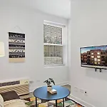 Apartment Cozy With In-unit Laundry And Wi-fi! - Montrose 111 Chicago