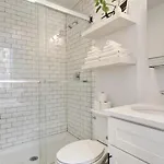 Cozy With In-unit Laundry And Wi-fi! - Montrose 111 Apartment Chicago