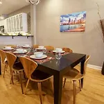 River North 3Br/2Ba: Huge, Parking, Center Chicago