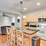 Pet Friendly! Historic River West Neighborhood - Easy Access To O\'Hare Apts