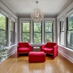 Comfortable Vintage North Side Retreat For 8