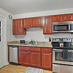 Roomy 1-Bedroom Apt In Bowmanville -Foster 1E