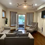 Relaxing Entire Roseland Neighborhood Unit Apartment *