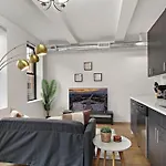 1br Modern Luxe With In-unit Laundry - 204 Rep Apartment