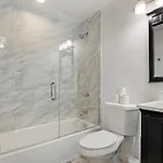 1br Modern Luxe With In-unit Laundry - 204 Rep Apartment *