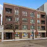 2Br Luxe Apt With In-Unit Laundry - Sheridan 102