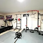 Luxurious 3Br 3Ba Duplex With King Bed, Gym And Big Yard