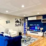 Luxurious 3Br 3Ba Duplex With King Bed, Gym And Big Yard