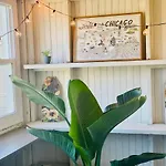 Lincoln Park 3 Bedroom Penthouse