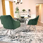 Large Ultra Modern 3Br/1Ba Near Univ Of Chicago