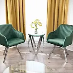 Large Ultra Modern 3Br/1Ba Near Univ Of Chicago
