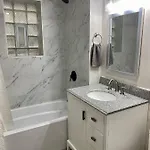Apartment Lincoln Park With Backyard! *