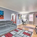 With Spacious Yard 14 Mi To Dtwn Holiday home