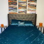 Luxury 3 Bedroom Home With Fireplace & Lake View!