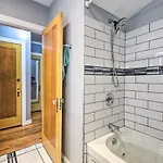With Spacious Yard 14 Mi To Dtwn Holiday home *