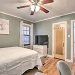 With Spacious Yard 14 Mi To Dtwn Holiday home *