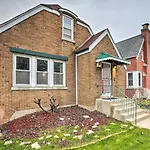 Chicago Home With Spacious Yard 14 Mi To Dtwn