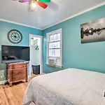 With Spacious Yard 14 Mi To Dtwn