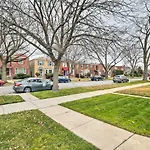 With Spacious Yard 14 Mi To Dtwn Holiday home
