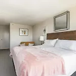 3Br Premium Executive Penthouse W/ Pool & Parking