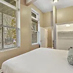 Apartment Splendid 4br Close To Bars & Restaurants - Damen 1r