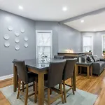 Modern 5Bd/2Ba Duplex W/ Garage Parking