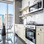 River N 1Br W Gym Pool Nr L Stop Beach Chi-362
