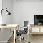 W Loop 1Br Nr Loop Restaurant Row Nr L Chi-404