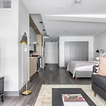 Loop Studio W Gym Wd Nr L Millennium Park Chi-469