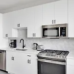 Logan Sq Studio W Pool Deck Gym Nr L Chi-728