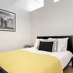 River N 1Br W Gym Pool Wd Nr Mag Mile Chi-112