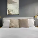 Gold Coast 2 Bedroom Nr Cta Oak St Beach Shopping Chi-175