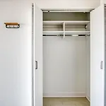 W Loop W Gym Pool Coworking Nr Uic Chi-435