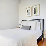 River N 1Br W Gym Pool Wd Nr Mag Mile Chi-440