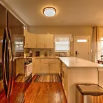Serene Urban House Next Transit Near Downtown