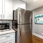 Amazing Ukrainian Village Location! Explore West Side Chicago! Apts