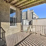 Elegant Chicago Retreat With Spacious Balcony!