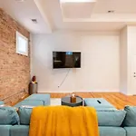 Luxurious Downtown 3 Bed 2 Bth Chicago