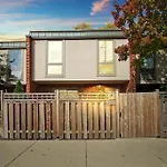 Great Location-Lincoln Park/Wrigleyville +Parking!