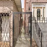 Chic Chicago Apartment About 1 Mi To Wrigley Field!