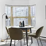 Gold Coast 1Br W Deck Gym Lounge 1 Block To L Chi-650