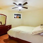 Pet-Friendly Chicago Vacation Rental Near Downtown