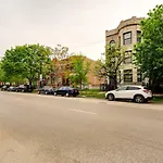 Pet-Friendly Chicago Vacation Rental Near Downtown